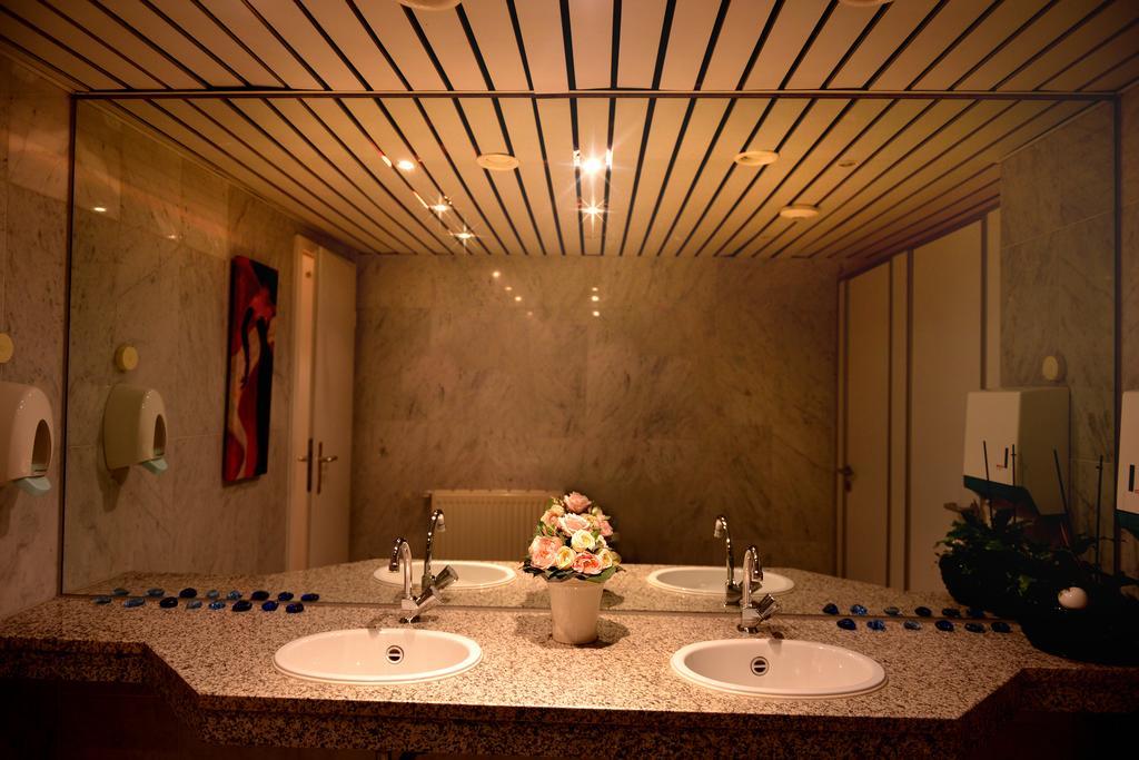 Alpha Hotel Garni Дитценбах Экстерьер фото